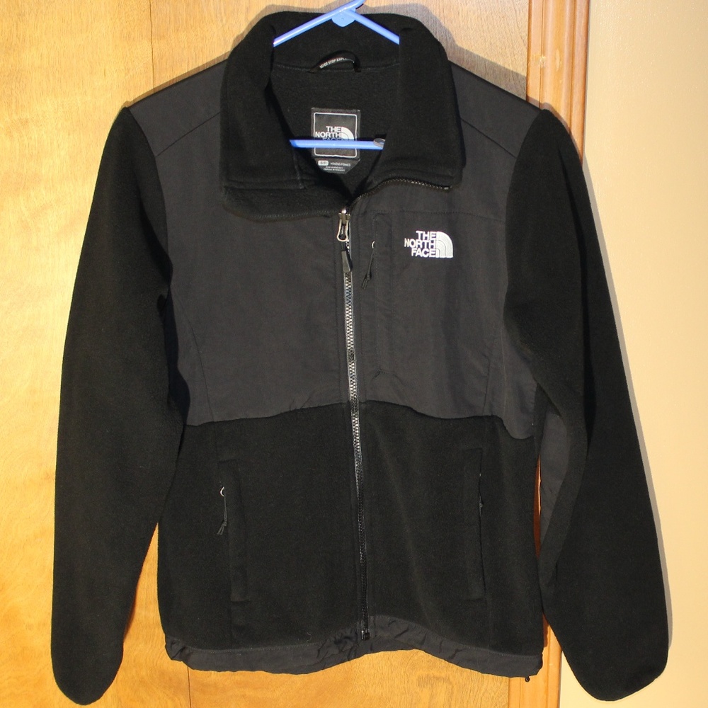 Northface Black Denali Jacket Small - image 8